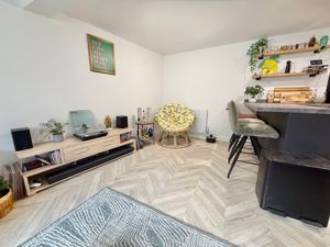 Photo 6- click for photo gallery